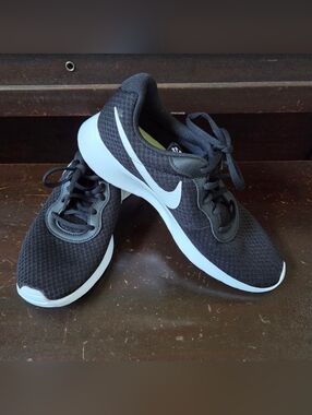 Women's Nike Black and White Running Sneakers